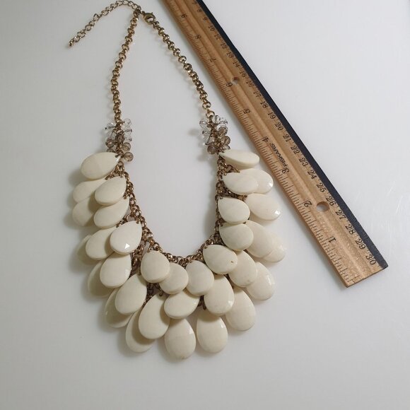 Bib Necklace Cream Teardrop Beads Gold Tone Chain Lobster Clasp Adjustable - Picture 6 of 6